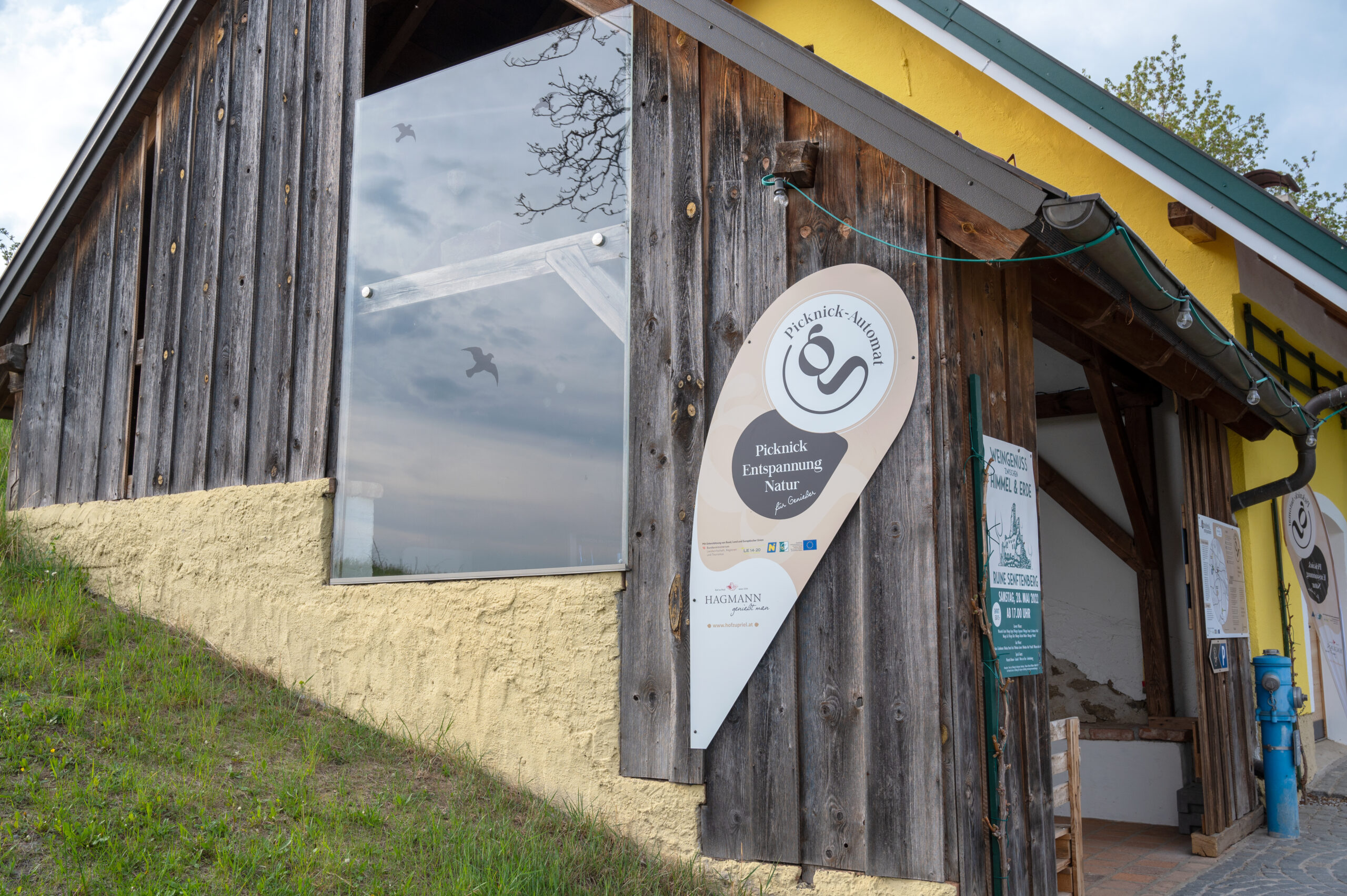 Außenansicht, Eingang zum Picknick-Automaten Priel